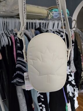 NWT Team Canada Lululemon Future Legacy Cross Body